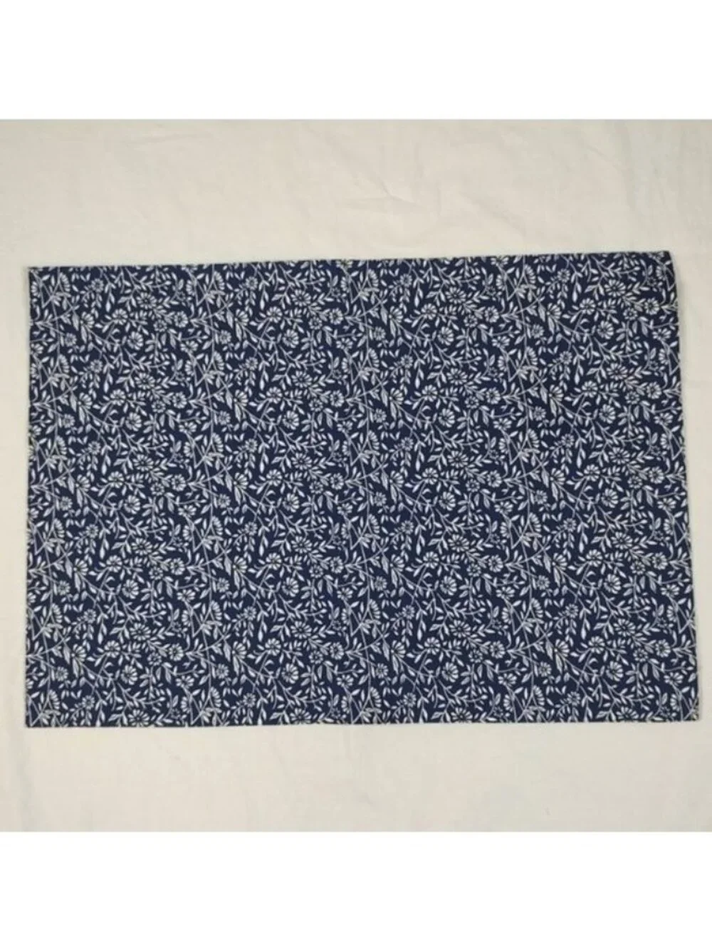 4 Williams Sonoma Blue White Ditsy Floral Cotton Placemats 14